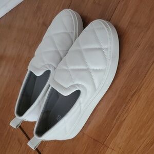Eileen Fisher Poem Nappa Quilted White Slip-On Sneakers Size 9